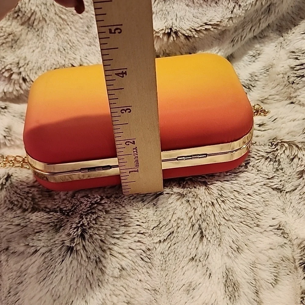 Escada hard shell clutch bag removable chain shoulder strap good condition - Picture 6 of 8